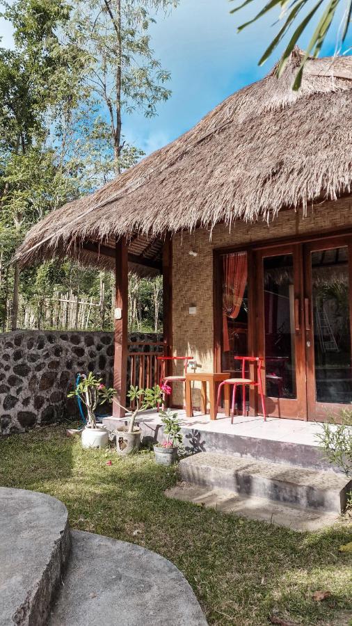 Airas' Garden Homestay Eco Bungalows Kuta  المظهر الخارجي الصورة