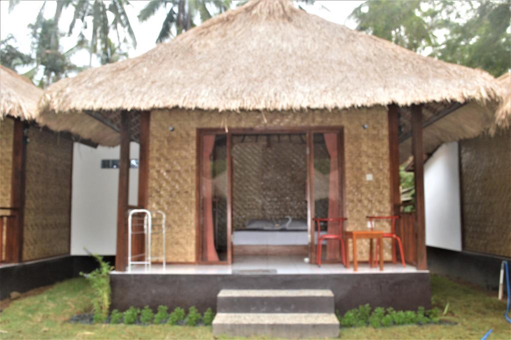 Airas' Garden Homestay Eco Bungalows Kuta  المظهر الخارجي الصورة