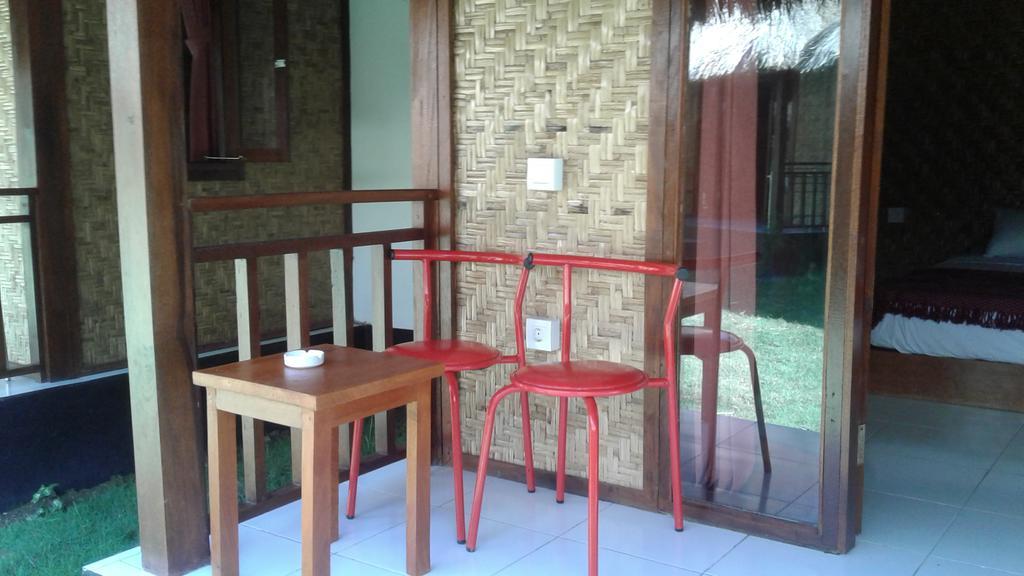 Airas' Garden Homestay Eco Bungalows Kuta  المظهر الخارجي الصورة